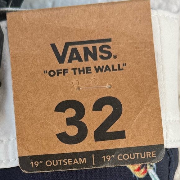 VANS of The Wall Men’s Hawaiian Floral Board Shorts
Size: 32
Condition: New - Picture 6 of 7